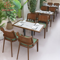 Ensemble de mobilier moderne pour café, restauration rapide, restaurant commercial : banquette incurvée, table en bois et chaises