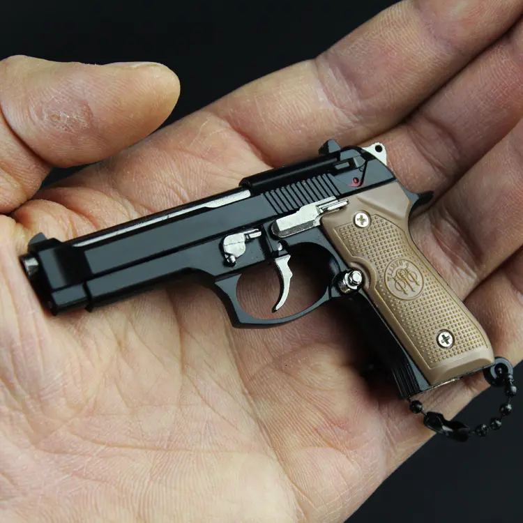 Lega modello in miniatura gioco simulazione Beretta 92f forma portachiavi titolare ciondolo Mini giocattolo pistola portachiavi in metallo