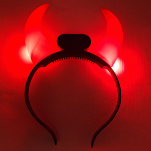 <span class=keywords><strong>Decoración</strong></span> <span class=keywords><strong>para</strong></span> Fiesta <span class=keywords><strong>de</strong></span> Graduación <span class=keywords><strong>de</strong></span> Halloween, Juguetes con Cuernos LED con Luz Intermitente <span class=keywords><strong>para</strong></span> Mercados Nocturnos y Puestos Callejeros, Diademas con Cuernos <span class=keywords><strong>de</strong></span> Dragón - Product Image 3