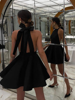 Robe Courte Noire Élégante en Satin Vintage en Polyester pour Femme, Modèle Épaules Dénudées, Ceinturée, Taille Haute, Idéale pour Soirées et Jours.