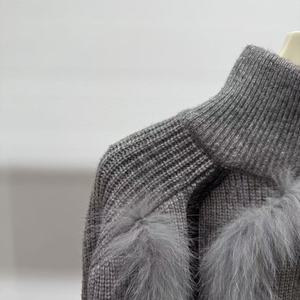 Maglione <span class=keywords><strong>con</strong></span> colletto alto di lusso <span class=keywords><strong>con</strong></span> finiture in vera <span class=keywords><strong>pelliccia</strong></span> di volpe Dec <span class=keywords><strong>Cardigan</strong></span> lavorato a maglia di colore personalizzato da donna <span class=keywords><strong>con</strong></span> cerniera - Product Image 2