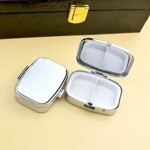 Boîte de rangement portable en métal argenté rond de 50 mm à 3 compartiments avec logo personnalisé, distributeur de pilules - Product Image 3