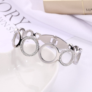 Mode féminine Vintage Titane Circulaire Connexion Acier Creux Diamant Rond <span class=keywords><strong>Couple</strong></span> Chaîne Bracelet - Product Image 4