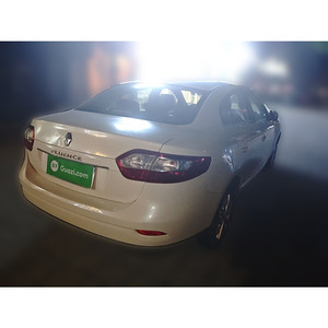 Auto Usata <span class=keywords><strong>Renault</strong></span> <span class=keywords><strong>Fluence</strong></span> a Benzina 2.0 a Prezzo Conveniente, Trazione Anteriore, 5 Posti - Product Image 6