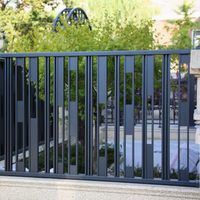 Rampe d'escalier contemporaine en aluminium et acier pour usage en parc avec installation DIY