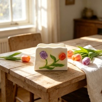 Vase en céramique blanche avec motif de tulipes 3D et bord festonné, vase à fleurs pour la décoration de la maison, vente en gros, cadeau en vrac