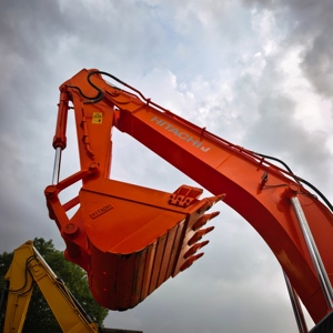 Excavadora de Orugas Pesada Hitachi ZX350H-5G Usada, Fabricada en Japón, de 35 Toneladas, con Motor Diésel Isuzu de 6 Cilindros, Zaxis 350 - Product Image 6