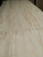 Feuilles de placage en bois flexibles de pin Radiata de Nouvelle-Zélande de coupe rotative de haute qualité