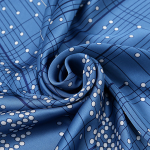 Custom Elegante Hoofddoek Luxe Dames Sjaal Vierkant 110*110Cm Printen Paard Zijden Sjaal Voor Groothandel - Product Image 2