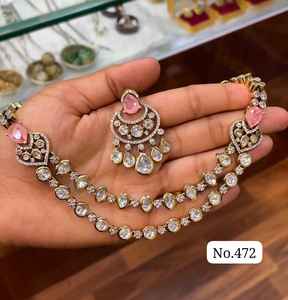 Fabricant indien de bijoux de mariée élégants Kundan blancs de qualité supérieure pour fille - Product Image 2