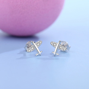 Pendientes de Plata de Ley S925 con Circonita Redonda y Diseño de Mini Avión, Versión en Cobre Personalizable - Regalo Creativo para Mujeres - Product Image 6
