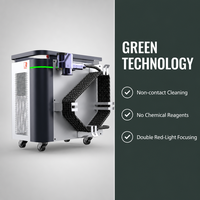Machine de nettoyage laser manuelle 200W, nettoyeur laser pulsé portable pour l'élimination localisée de la rouille, de l'huile, de la peinture et des oxydes