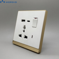 Enchufe de Pared con Estándar del Reino Unido, Electrochapado, con Interruptores Eléctricos, para Mayoristas, con USB Tipo C, OEM/ODM
