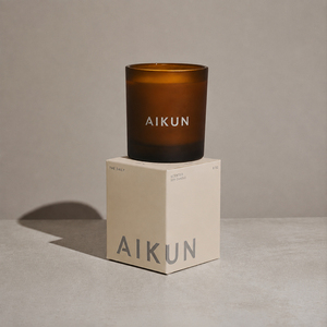 AIKUN Vente en gros de bougies parfumées en verre naturel de luxe personnalisées, couleur marron, 5,3 oz, 8 oz, 10,5 oz, 15,8 oz, 25 oz, pour les fêtes - Product Image 2