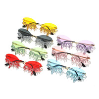 Lunettes De Soleil Designer Punk Diamond avec UV400 Monture Dorée Petits Verres Ovales Sans Monture en Forme de Larme Strass Lunettes De Soleil Gafas De Sol