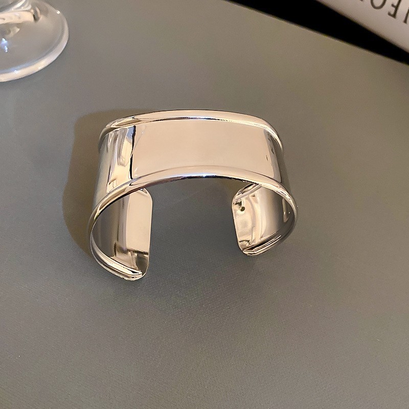 6 irregular open-ended bracelet White