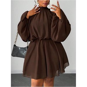 Robe de cocktail grande taille pour femme, manches longues, froncée, fluide, col montant, taille empire, coupe trapèze, en mousseline, élégante, pour invitée de mariage d'automne - Product Image 3