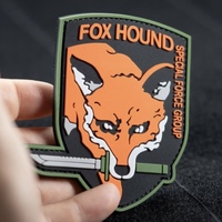 Patch en PVC souple 3D personnalisé en gros, motif fleur/cœur, durable, élastique, lumineux, en relief, avec boucle auto-agrippante, couleur personnalisée, pour vêtements et chapeaux