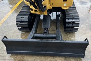 Mini-excavatrice CAT 303 d'<span class=keywords><strong>occasion</strong></span> avec chenilles en caoutchouc et mini-cabine pour la construction. Modèle similaire disponible. - Product Image 5