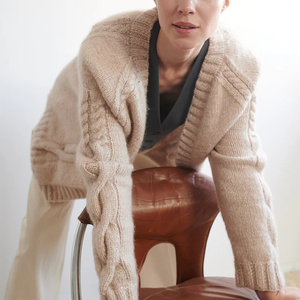 <span class=keywords><strong>Cardigan</strong></span> da <span class=keywords><strong>donna</strong></span> in lana Merino <span class=keywords><strong>Beige</strong></span> lavorato a maglia con bottoni con motivi di cavi squisiti - Product Image 3