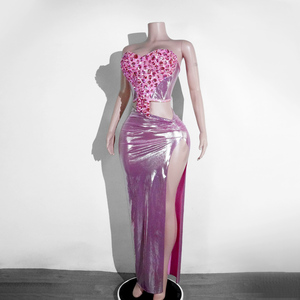 Conjunto de 2 Piezas de Alta Calidad para <span class=keywords><strong>Drag</strong></span> <span class=keywords><strong>Queen</strong></span>: Top Corsé Rosa sin Tirantes con Pedrería y Falda Metálica con Abertura Alta, Ideal para Baile de Salón y Escenario, Personalizable - Product Image 3