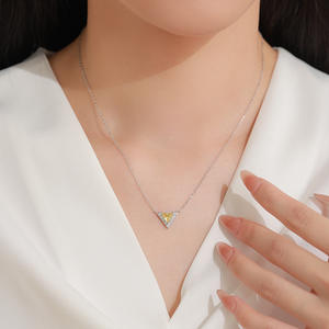Collar con colgante triangular de circonita amarilla con corte escudo de plata de ley S925, versión de cobre personalizable - Regalo creativo para mujer - Product Image 5