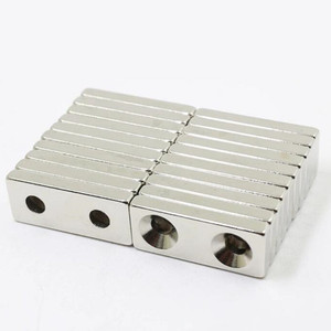 كتلة مغناطيسية دائمة عالية الأداء أقوى من النيوديميوم N52 مع فتحة غاطسة - Product Image 3