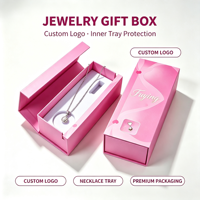Boîte cadeau pour bijoux rose avec logo personnalisé, boîte d'emballage de luxe en carton pour collier avec plateau intérieur en mousse personnalisé