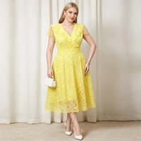 Robe midi élégante grande taille à broderie florale en dentelle, col en V croisé, bordure à volants, manches courtes transparentes, taille haute et jupe évasée