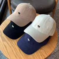 Elegante Cappellino da Baseball con Ricamo Orso, Protezione Solare, Traspirante, Regolabile, Ideale per Uso Casual, Unisex per Uomini e Donne