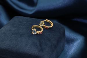 Pendientes de Aro Tianyu Gems, Chapados en Oro, de Latón, Estilo Clásico y Elegante, con Circonita Cúbica en Forma de Corazón y Corindón Rojo. - Product Image 3