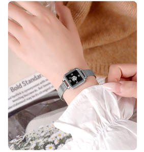 Montre élégante pour femme en quartz avec cadran carré Camellia, spécial Noël, bracelet en bambou vintage - Product Image 5