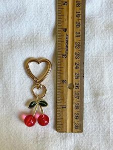 Graziosi Ciondoli a Forma di Ciliegia Kawaii per Borse e Portachiavi da Donna, Decorazioni per Chiavi dell'Auto, Regali, Accessori, Ciondolo Trasparente, Portachiavi a Ciliegia - Product Image 3