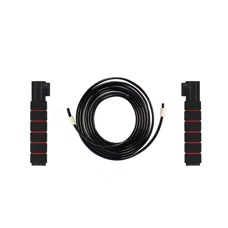 Accessoires de corde à sauter à poignée noire assortis à l'entraîneur