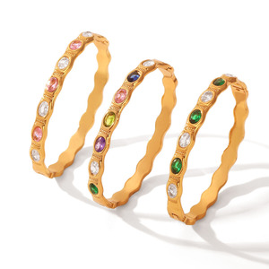 Brazalete de Zirconia Brillante y Colorido, Sin Deslustre, Pulido a Alto Brillo, Brazalete de Acero Inoxidable Chapado en Oro de 18K para Mujer - Product Image 5