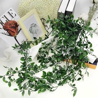 Plantes décoratives artificielles en eucalyptus mandala au toucher réel pour la décoration murale, la décoration de la maison et des hôtels, vente en gros