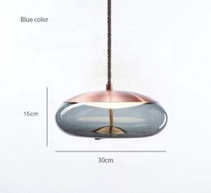 Lampe suspendue en verre à la forme d'un vitrail, design nordique moderne, luminaire décoratif d'intérieur, ampoules E27 - Product Image 4