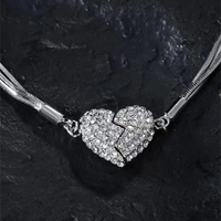 Collier Magnétique en Acier Inoxydable avec Pendentif Coeur en Cristal de Zircons