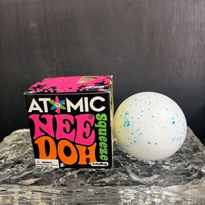 Adorno de Escritorio de Silicona de la Serie Needoh Fuzz Ball, Juguete Sensorial Suave para Aliviar el Estrés para Niños, Needoh Vibes - Product Image 1