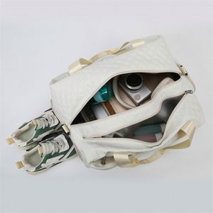 Bolsa de Viaje Multifuncional Impermeable con Separación en Seco y Húmedo, Bolsa Deportiva Personalizada para Gimnasio con Compartimento para Zapatos - Product Image 3