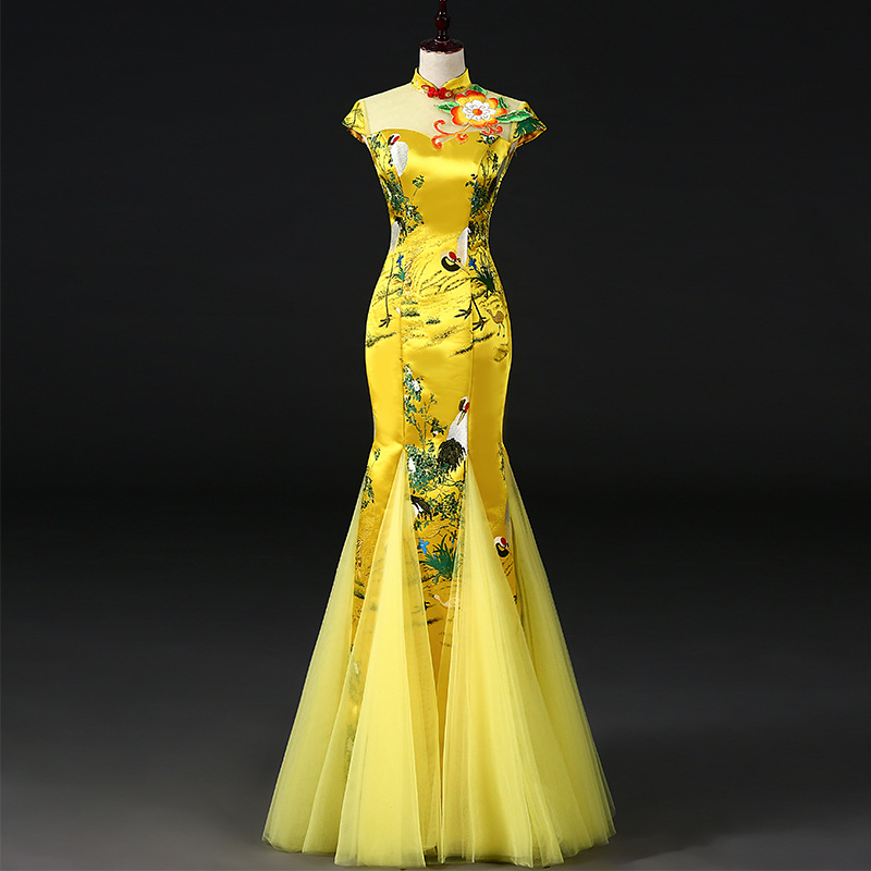 gold dragon dress The Dragon Dress : r/throneofglassseries