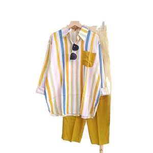 Completi Sportivi da Donna in Due Pezzi Personalizzabili con Logo o Stile, Taglie Forti, Camicia a Righe a Maniche Lunghe e Pantaloni Lunghi - Product Image 1