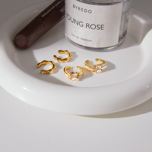 Boucles d'oreilles manchette plaquées or 18 carats en acier inoxydable avec strass, design vague, sans perçage, bijoux fantaisie géométriques en forme de C - Product Image 3
