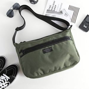 Bolso Bandolera Casual de Nailon Impermeable para Hombre, Estilo Japonés, para Viajes Diarios, Ciclismo y Actividades al Aire Libre - Product Image 4