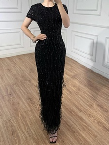 Abito <span class=keywords><strong>da</strong></span> sera a sirena Serene Hill LA72076A nero a maniche corte con orlo in piume, elegante abito <span class=keywords><strong>da</strong></span> <span class=keywords><strong>cerimonia</strong></span> con perline per donna - Product Image 4