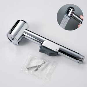 Rociador de bidé portátil de mano con botón ergonómico, soporte de pared incluido, pistola pulverizadora para limpieza de inodoros y shattaf de baño - Product Image 6