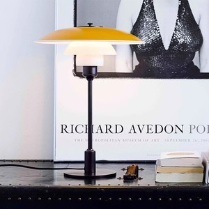 Lampe de table LED E27 avec interrupteur, protection des yeux, pour chambre et salon, fabriquée par l'usine d'éclairage Guyue de la ville de Zhongshan - Product Image 2