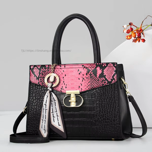New Arrived Wholesale PU Leather Trendy Shoulder Bags Ladies Hand Bags Fashion Designer Women's Handbags for Woman - Product Image 4