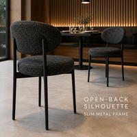 Chaise de restaurant en tweed avec dossier ovale sculpté, tissu Salt Pepper, structure en métal noir mat