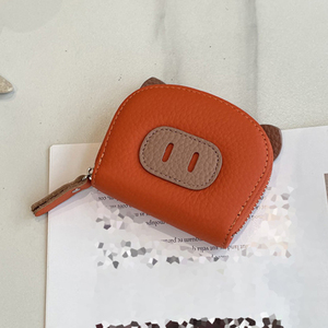 Portefeuille en cuir chic de petite taille avec fonction de blocage RFID et visage d'animal amusant pour un style jeune et décontracté - Product Image 2